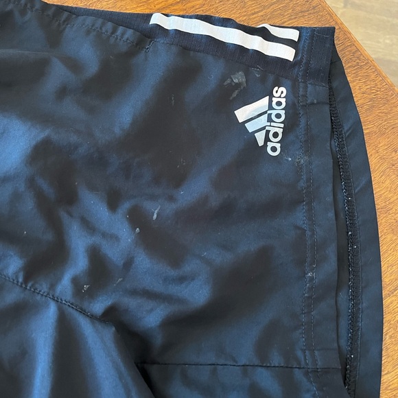 Men’s adidas 5inch inseam areodry shorts with underwear built in - Picture 4 of 5